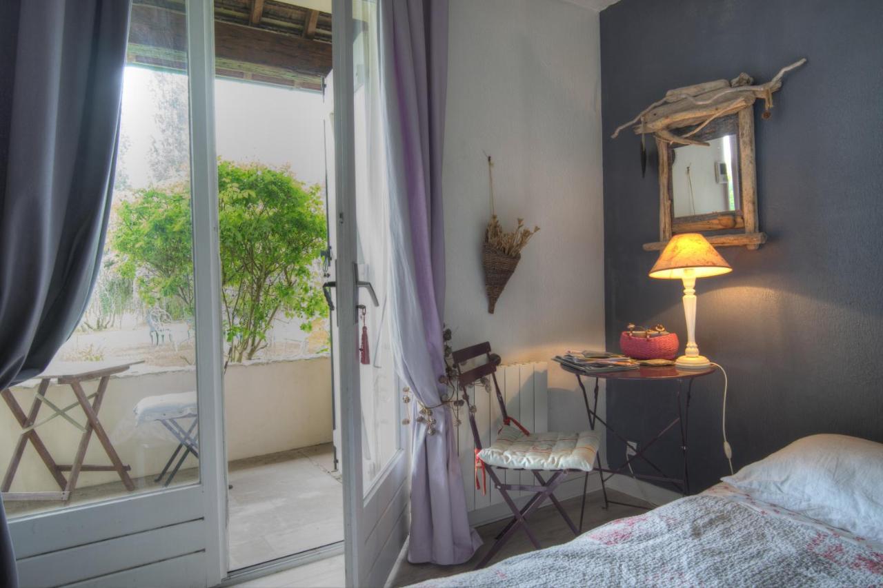 Maison Prairie Bonheur Panzió Magny-les-Hameaux Kültér fotó